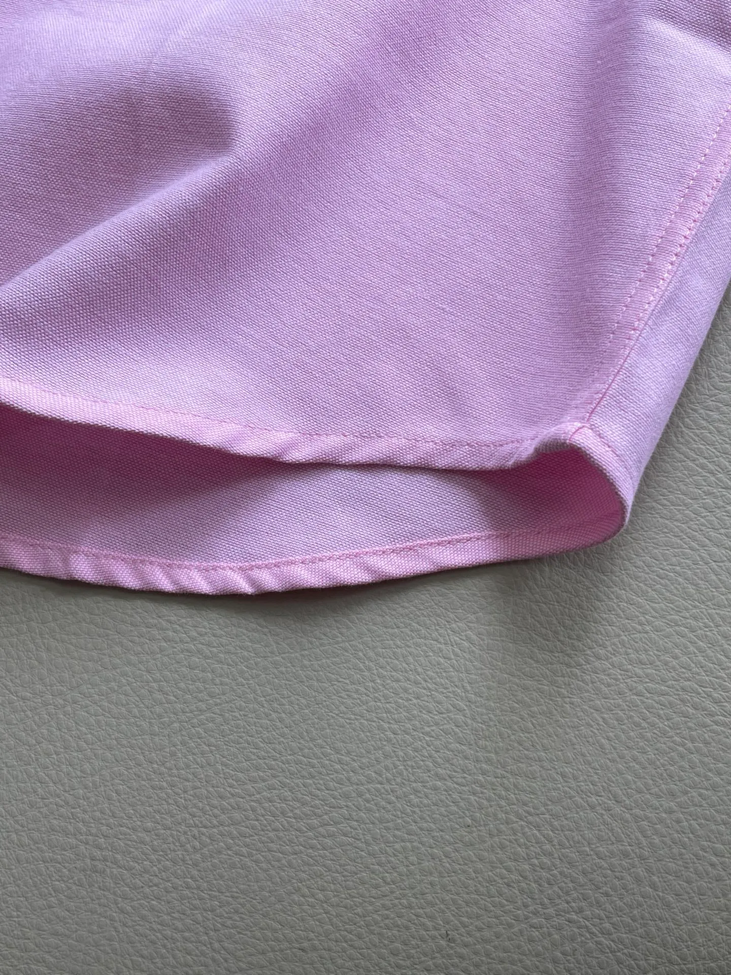 P220 🌸🌸🌸 POLO Ralph Lauren [High Quality] Classic shirt! Classic casual shirt made of pure cotton fabric with unique design, simple, clean and classic version design. It is a versatile style that can be switched at will. The fabric feels soft and delicate, highly breathable, close to the skin and comfortable to wear. It can be worn alone as an inner layer. Its versatile performance is beyond your imagination! The upper body of the ready-to-wear is simple and classic yet elegant! Size:M-XXL